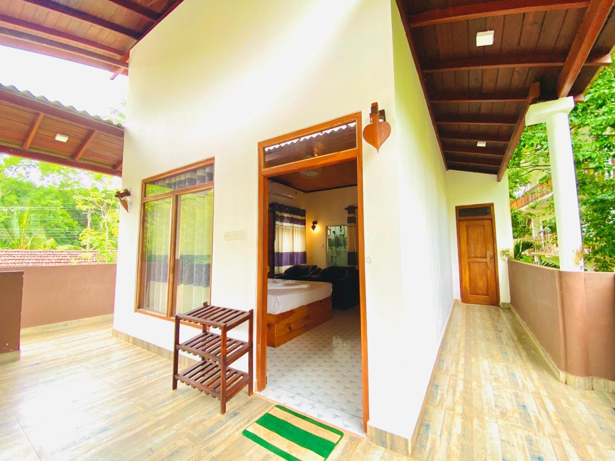 Rekawa Turtle Gate Hotel Tangalle Bagian luar foto