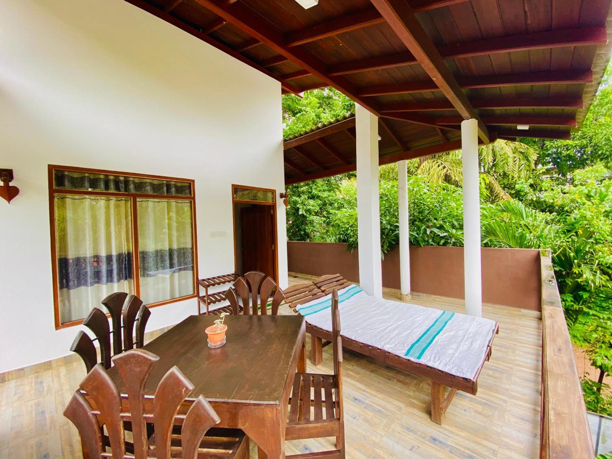 Rekawa Turtle Gate Hotel Tangalle Bagian luar foto