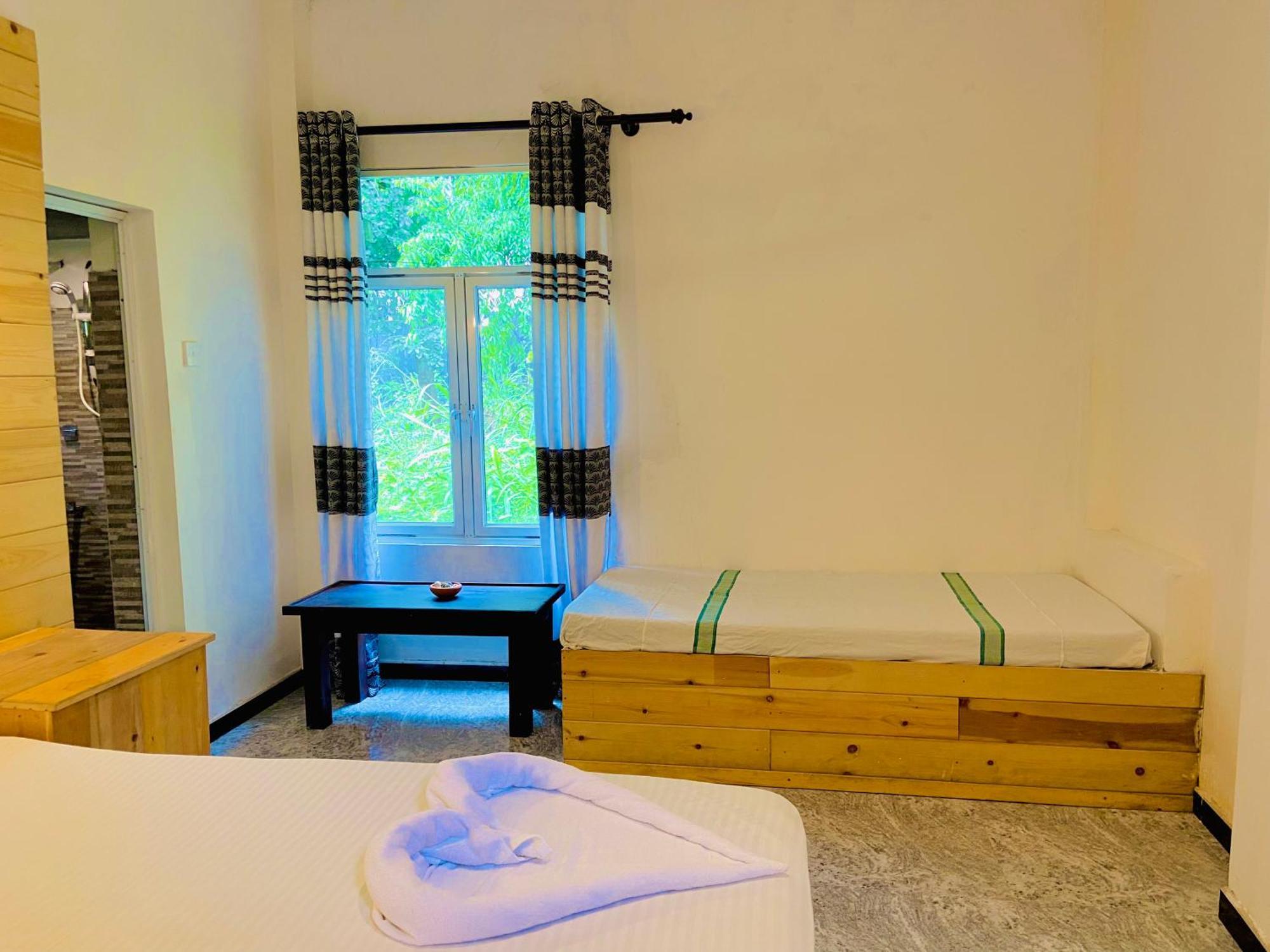Rekawa Turtle Gate Hotel Tangalle Bagian luar foto